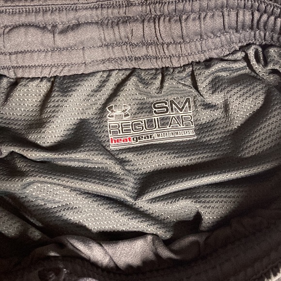 Under armour heat shorts. - Picture 6 of 7